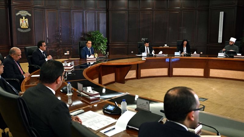 رئيس الوزراء يشهد