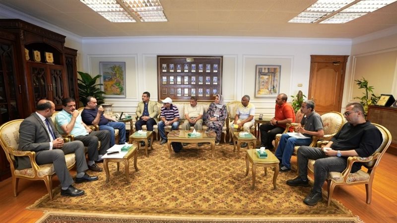 اجتماع محافظ أسيوط،