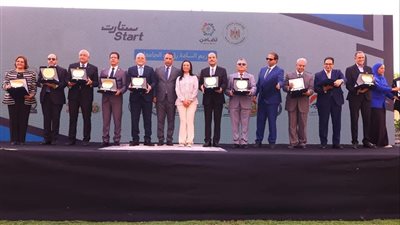 رئيس جامعة بنها يشهد ختام فعاليات قمة 