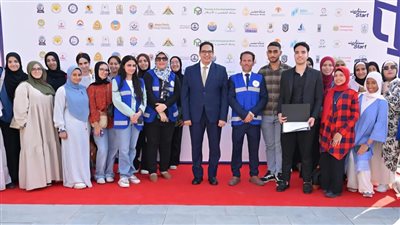 رئيس جامعة القاهرة يشارك في قمة 