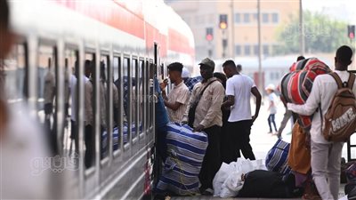 بعد إعلان تشكيل حكومة موازية.. هل الوقت مناسب لعودة السودانيين إلى بلادهم؟ خبراء: ليست حكومة بالمعنى السياسي والدستوري.. خطوة تهدف إلى ترسيخ الانقسام.. والعودة طوعية وبقرارات شخصية