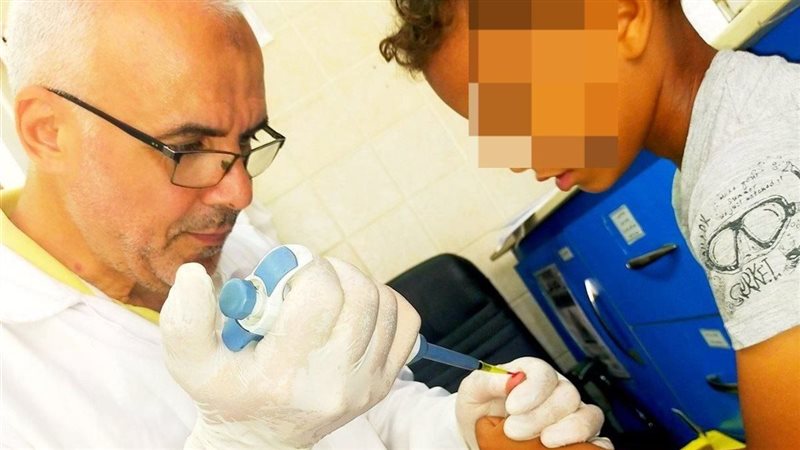 الكشف على 1831 مواطنا
