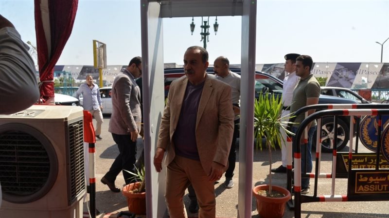 محافظ أسيوط يتفقد