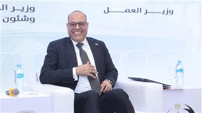 العمل: التواصل مع إدارة معهد هندسة وتكنولوجيا الطيران والعمال للتفاوض بشأن المطالب العمالية المشروعة