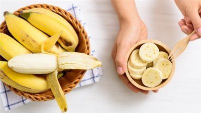 تفسير حلم أكل الموز في المنام وعلاقته بقدوم الثروة والرزق الكثير 