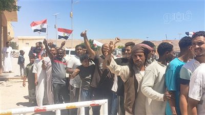 بهتافات تحيا مصر، استمرار توافد أهالي السلوم على انتخابات مجلس الشيوخ (صور)