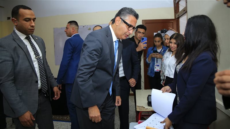 الدكتور شريف فاروق