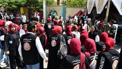 طلاب جامعة القناة يشاركون في انتخابات مجلس الشيوخ (صور) 