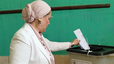 رئيس القومي للطفولة والأمومة تُدلي بصوتها في انتخابات مجلس الشيوخ