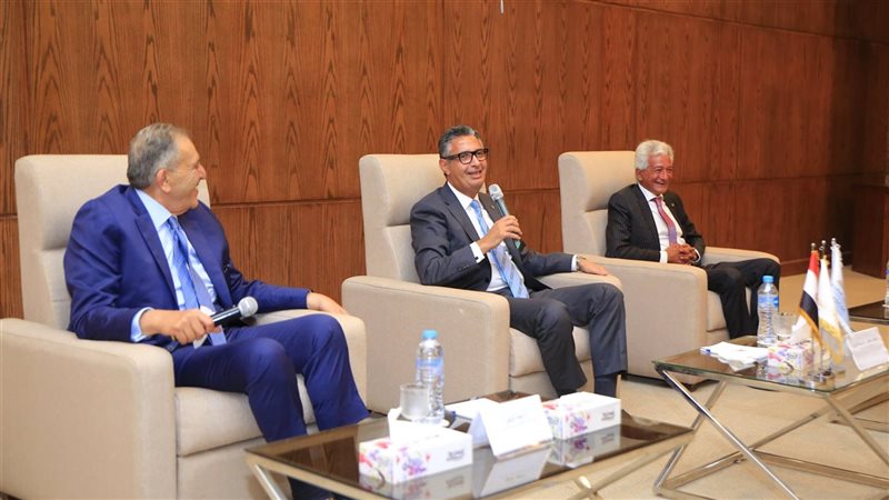 الدكتور شريف فاروق
