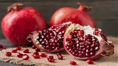 تفسير حلم أكل الرمان في المنام وعلاقته بقدوم مفاجآت سارة وغير متوقعة