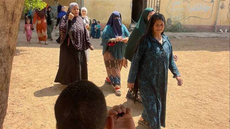 النساء بمقدمة صفوف