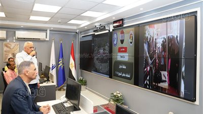 محافظ أسوان يتابع سير التصويت بلجان انتخابات مجلس الشيوخ 2025 (صور) 