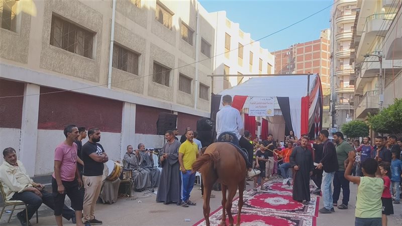 احتفالات امام لجان