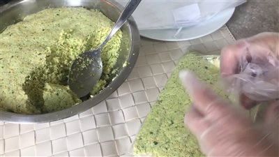 طريقة عمل الفول المدمس والطعمية في البيت، زي الجاهزة وبأقل التكاليف