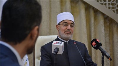 مفتي الجمهورية: نعمل على إبراز محاسن الشريعة والأزهر قبلة المسلمين السنة (فيديو)