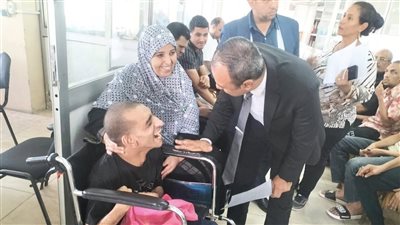  عمل الشرقية يسلم عقود عمل لذوي الهمم بالمنطقة الصناعية في العاشر من رمضان 