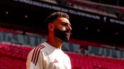 بقيادة محمد صلاح، وصول ليفربول لملعب ويمبلي قبل لقاء الدرع الخيرية (فيديو)