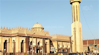 حلقات ذكر ومديح وتوزيع الحلوى.. أبرز مراسم الاحتفال بمولد أبو النور بالإسماعيلية (فيديو وصور) 
