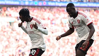  ليفربول يتقدم على كريستال بالاس 2-1 في الشوط الأول 