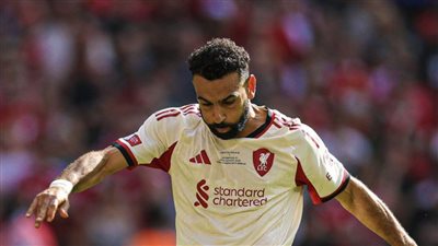 تقارير: محمد صلاح يواجه مشكلة مع ليفربول بسبب سلوت