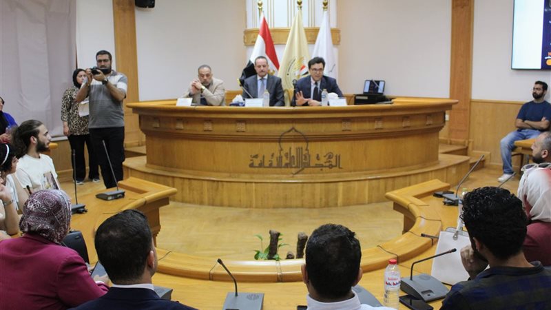 وزير الثقافة يفتتح