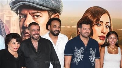 عمرو يوسف: أتمنى تقديم 100 فيلم مع دينا الشربيني (فيديو) 