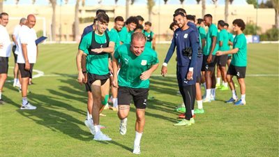 شاهد، استقبال لاعبي المصري للوافد الجديد الفرنسي كيليان كارسنتي