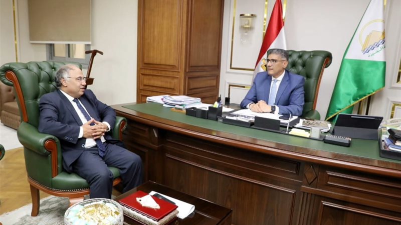 محافظ الجيزة ومدير