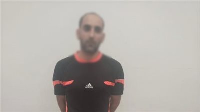 ضبط عاطل بالغربية لاتهامه بانتحال صفة موظف وتقديم وعود وهمية للعمل بالخارج