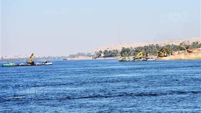 محافظ أسوان: وقف ترخيص أي فندق عائم يسرب مواد ملوثة بمياه النيل (صور)