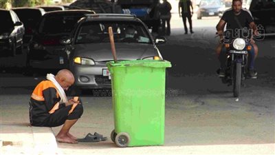 أعطال سيارات وضربات شمس وإجهاد حراري، موجة الطقس الحارة تهدد 