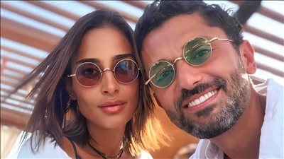 مفاجأة جديدة من كريم محمود عبد العزيز لزوجته آن رفاعي على الهواء