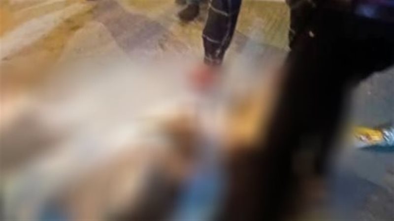 شاب يقتل آخر طعنًا