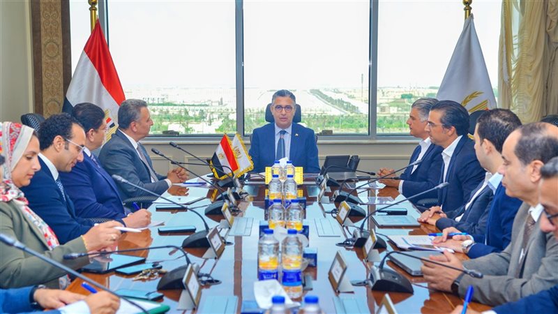 وزير التموين خلال