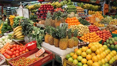 سعر الفاكهة اليوم الثلاثاء، ارتفاع العنب والغلاء 