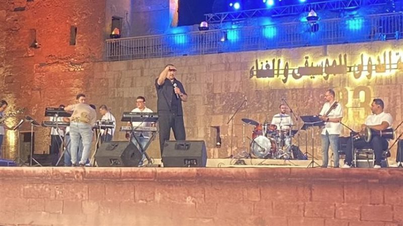 هشام عباس، فيتو 