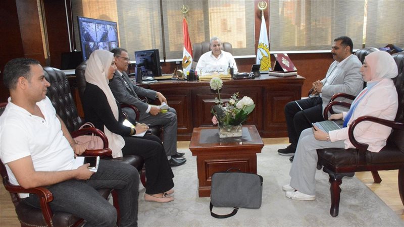 محافظ الغربية يتابع