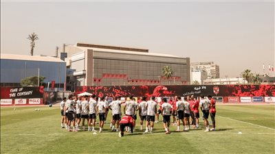 محاضرة فنية بالفيديو مع لاعبي الأهلي الليلة استعدادا لمواجهة زعيم الثغر 