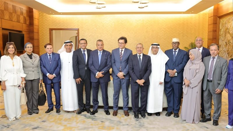 وزير الثقافة في قمة