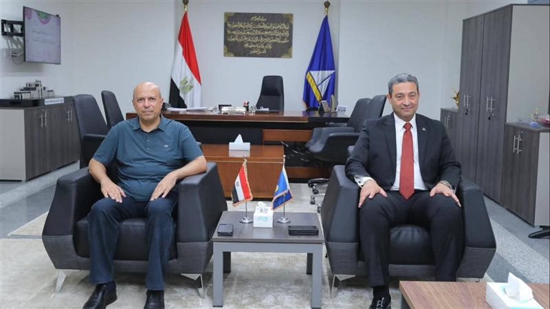محافظ دمياط يستقبل