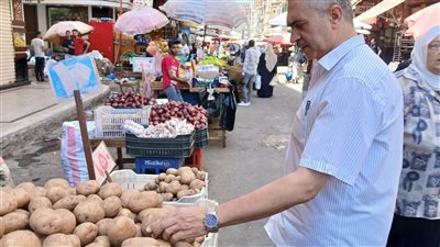 حملات تموينية على الأسواق العمومية والمخابز بحي الجمرك في الإسكندرية 