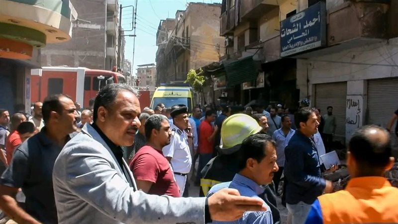 انهيار عقار سكني