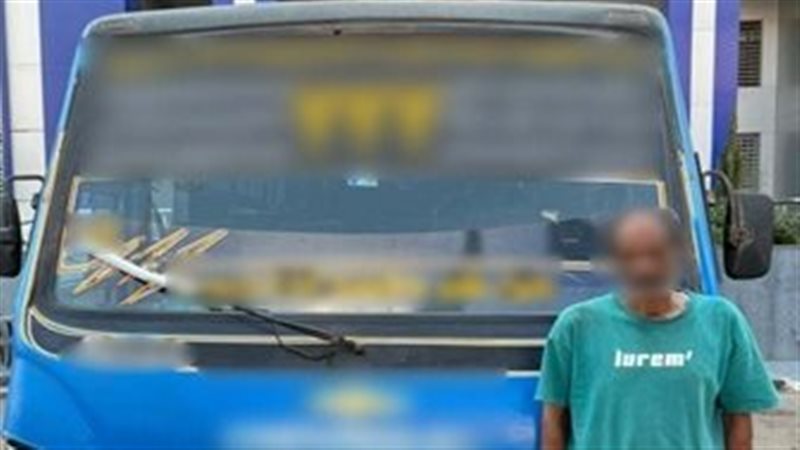 سائق أتوبيس نقل جماعى