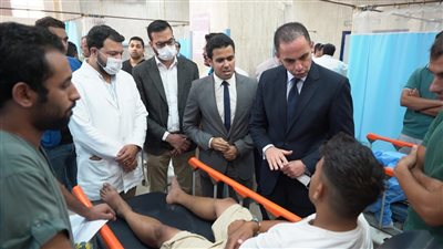 نقل 3 مصابين بحادث طريق مطروح إلى مستشفيات العلمين والحمام وجامعة الإسكندرية  