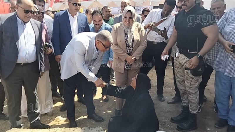 جانب من لقاء محافظ