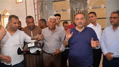 فرش وتجهيز مسجد عرب الكلابات بأسيوط على نفقة المحافظة (صور)