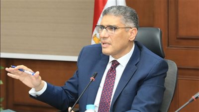 محافظ الجيزة يتابع تطورات ملف إزالة التعديات على أملاك الدولة