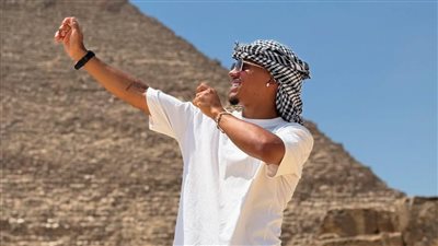 البرازيلي خوان ألفينا يستغل فترة الراحة في الزمالك ويزور الأهرامات (صور)