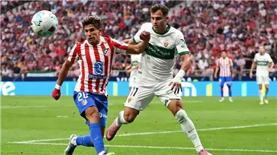 أتلتيكو مدريد يتعادل سلبيا مع إشبيلية بالشوط الأول في الدوري الإسباني 